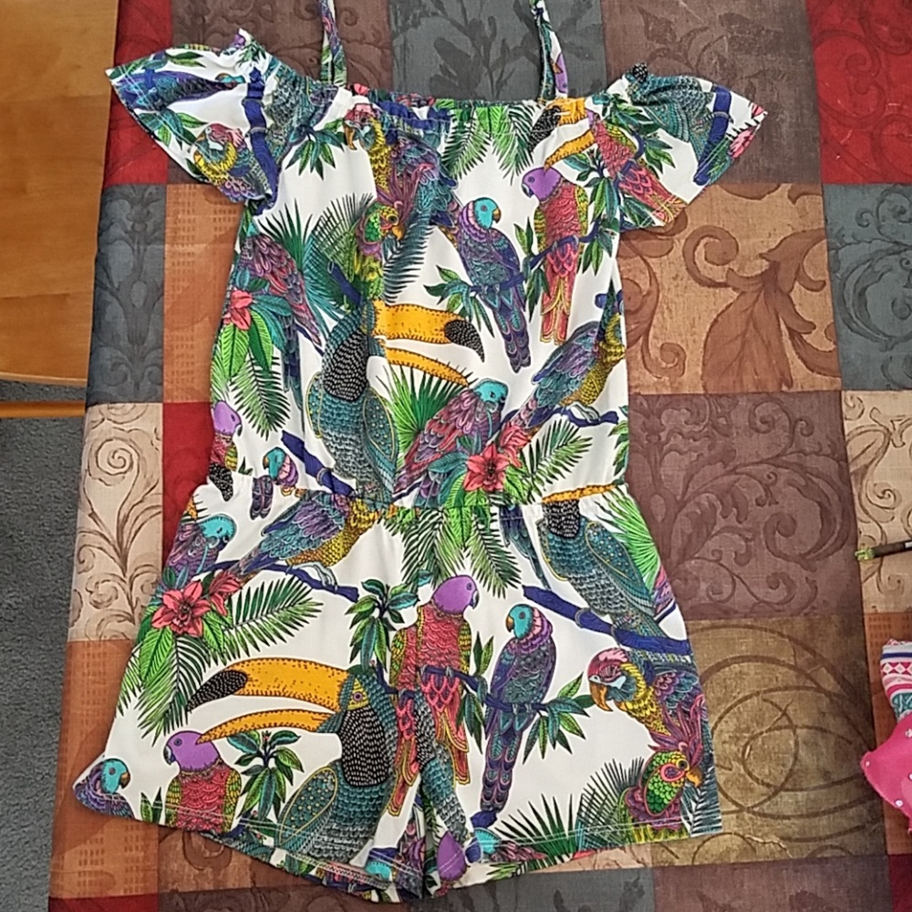 Girl's cold-shoulder romper